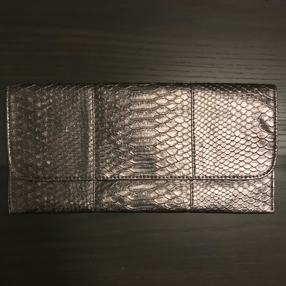Clutch - Picture 6 of 6